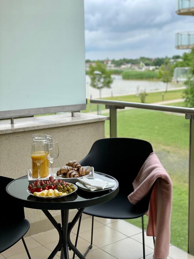 Lake And Spa Apartman Velence Eksteriør billede