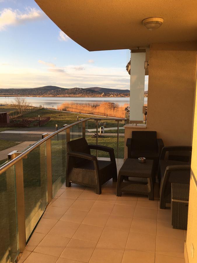 Lake And Spa Apartman Velence Eksteriør billede